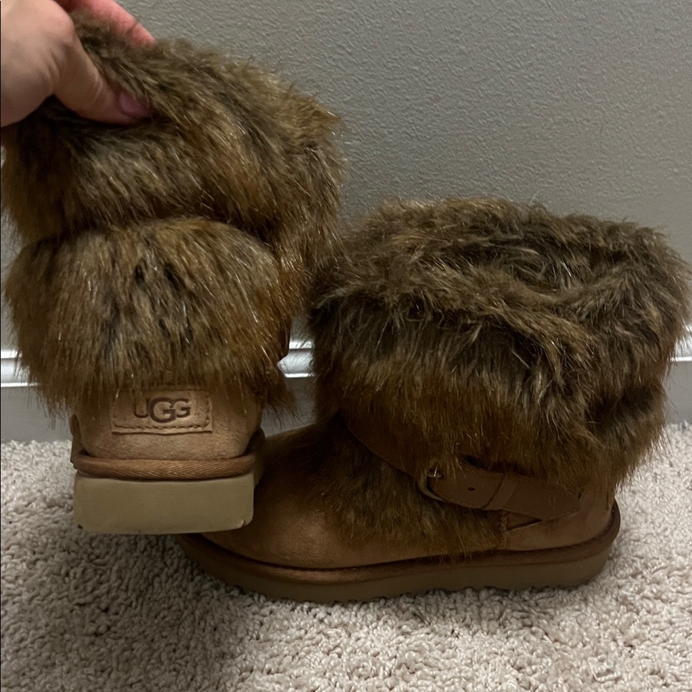 UGG Cozy Brown Fur-Lined Women's Boots - Picture 3 of 9